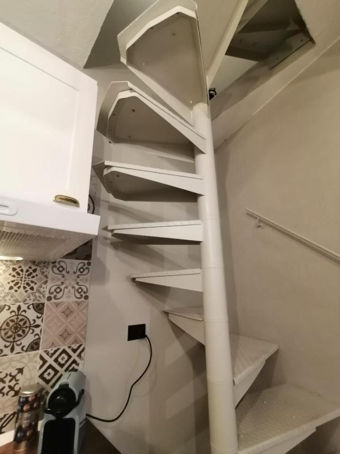 טורינו Romantico Bilocale Nel Cuore Del Balon מראה חיצוני תמונה